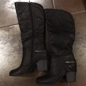 Never been worn black boots size 9.5